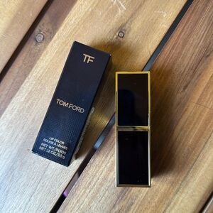 Tom Ford 19 runway rose